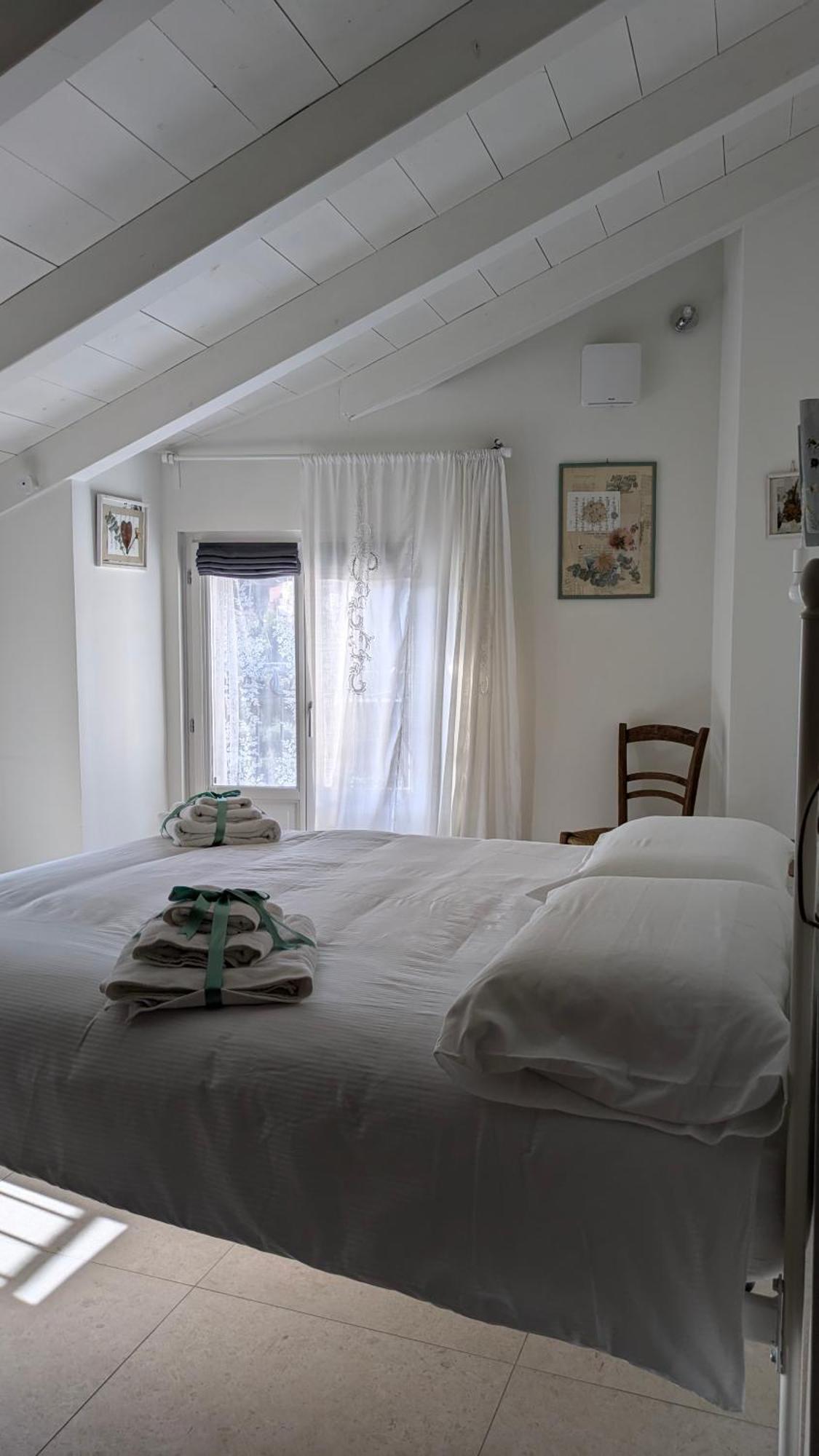 Casa Viola Bed And Breakfast Dimora Di Campagna Calice Ligure Eksteriør bilde