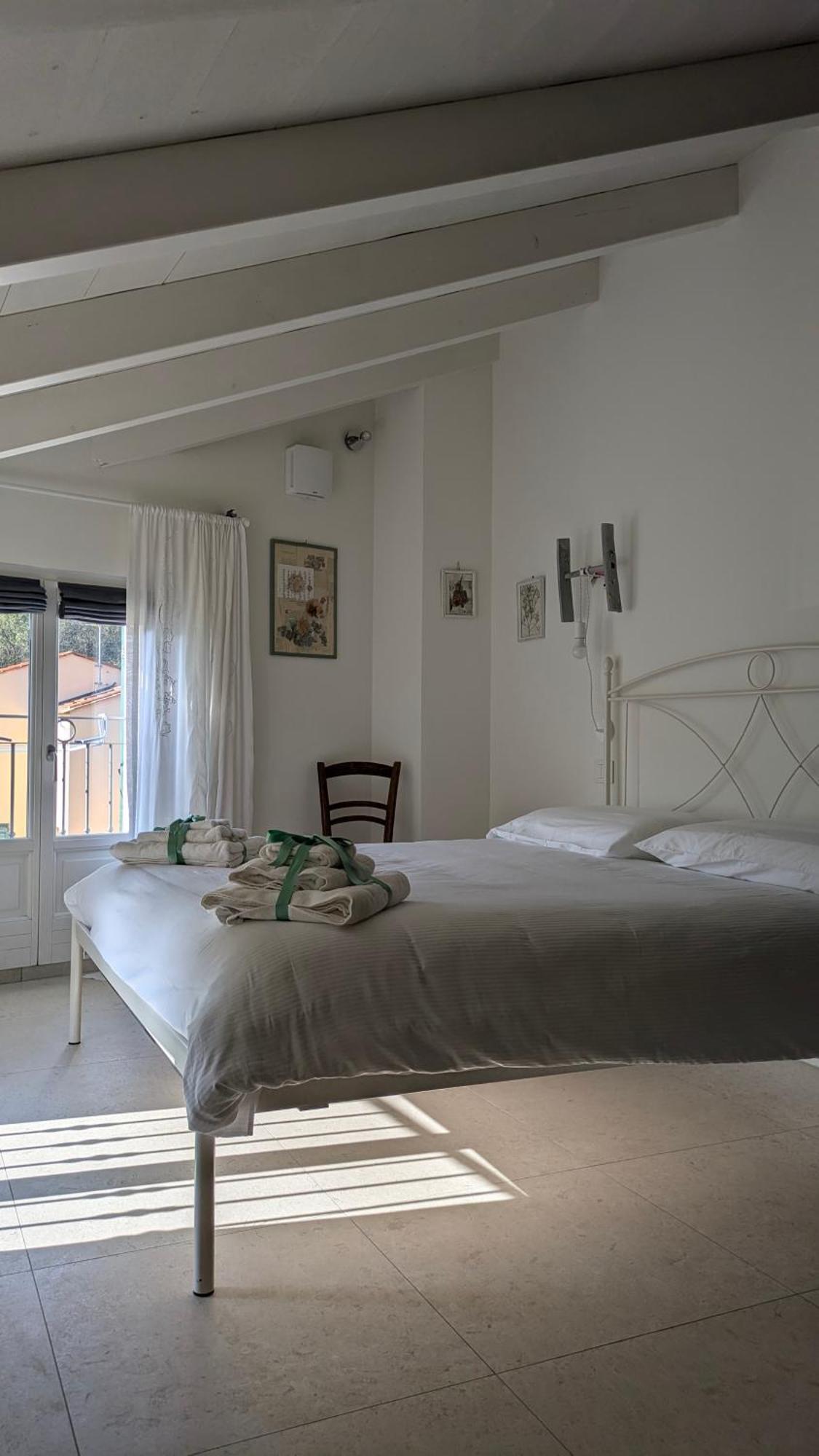 Casa Viola Bed And Breakfast Dimora Di Campagna Calice Ligure Eksteriør bilde